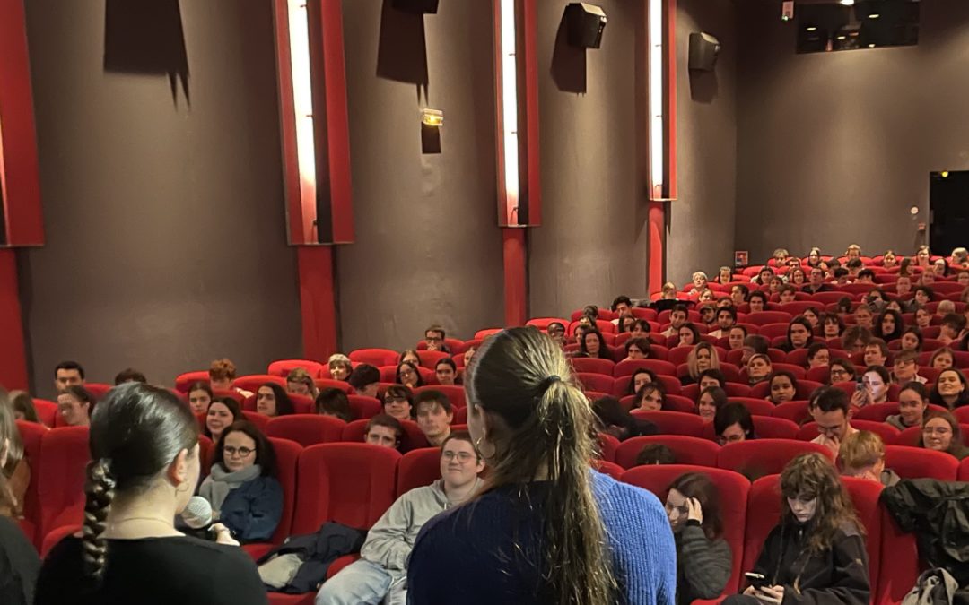 Les élèves de première spécialité CAV présentent le film La La Land au cinéma Garenne