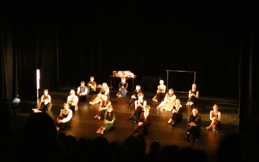 Représentation théâtrale des élèves de la spécialité Théâtre jeudi 23 mai à Séné